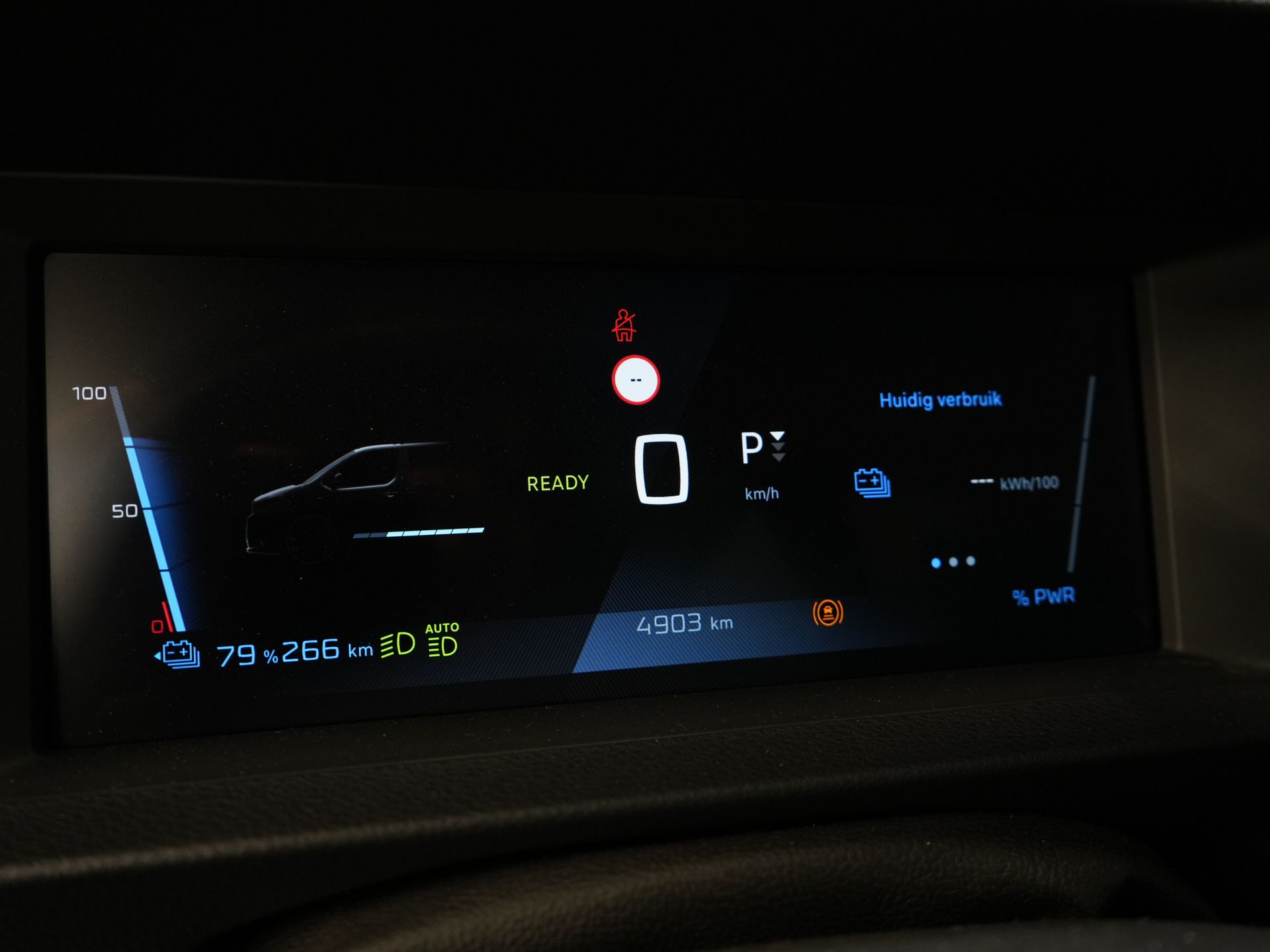 Peugeot e-Traveller Passenger L3 75kWh 348 km WLTP LED/ Chargeur rapide/ Pano/ 8 pers./ Adapt.Cruise/ Cuir/ 2x Elek.Sliding/ Elek.Seats/ Sièges massants/ Suspension des sièges
