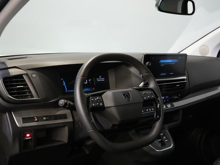 Peugeot e-Traveller Passenger L3 75kWh 348 km WLTP LED/ Chargeur rapide/ Pano/ 8 pers./ Adapt.Cruise/ Cuir/ 2x Elek.Sliding/ Elek.Seats/ Sièges massants/ Suspension des sièges