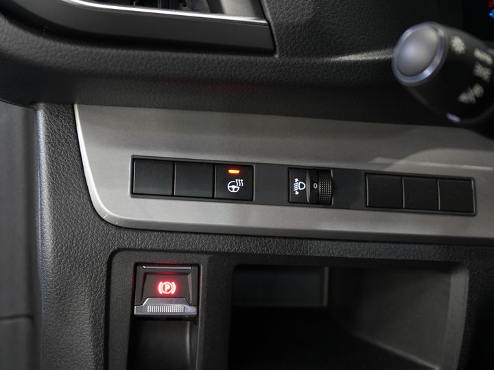 Peugeot e-Traveller Passenger L3 75kWh 348 km WLTP LED/ Chargeur rapide/ Pano/ 8 pers./ Adapt.Cruise/ Cuir/ 2x Elek.Sliding/ Elek.Seats/ Sièges massants/ Suspension des sièges
