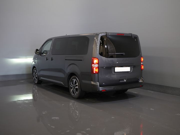 Peugeot e-Traveller Passenger L3 75kWh 348 km WLTP LED/ Chargeur rapide/ Pano/ 8 pers./ Adapt.Cruise/ Cuir/ 2x Elek.Sliding/ Elek.Seats/ Sièges massants/ Suspension des sièges