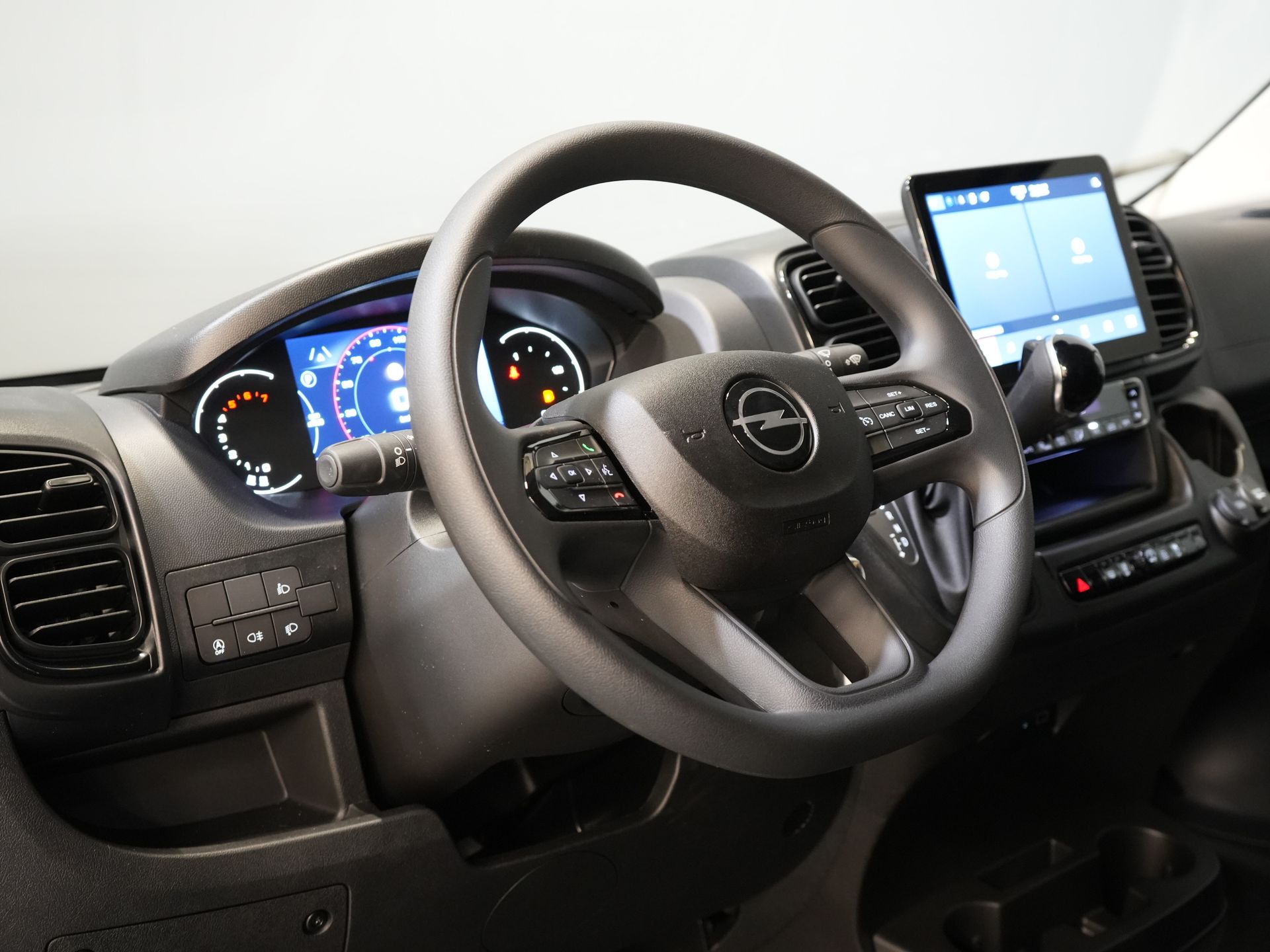 Opel Movano Van 35 2.2 CDTI 140 hp Aut. ZF L2H2 BPM FREE! Virtual Cockpit/ Carplay/ Climate/ 270Gr. Doors/ Navi/ Camera/ Cruise/ PDC/ DAB