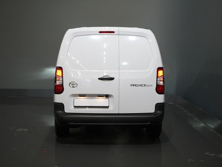 Toyota PROACE CITY Van 1.5 130 KM Aut. L2 BPM GRATIS! LED/ Wirtualny kokpit/ 3 os./ Carplay/ Kamera/ Klimatyzacja/ PDC/ Tempomat
