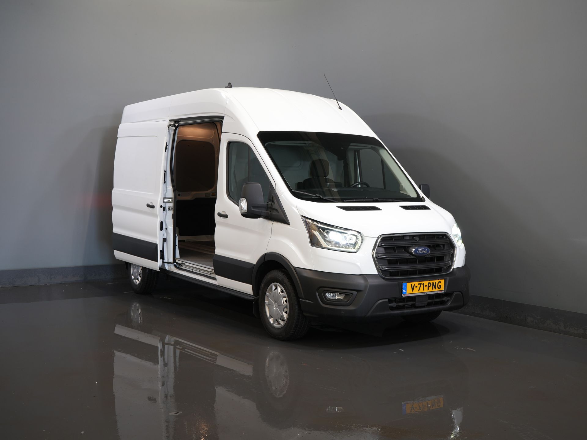 Ford Transit Bestelbus 350 2.0 TDCI 185 pk Aut. L3H3 Riem V.V/ 2xSchuifdeur/ Bi-Xenon/ Elek.Stoel/ Carplay/ Stoelverw./ Camera/ Cruise/ PDC/ Navi