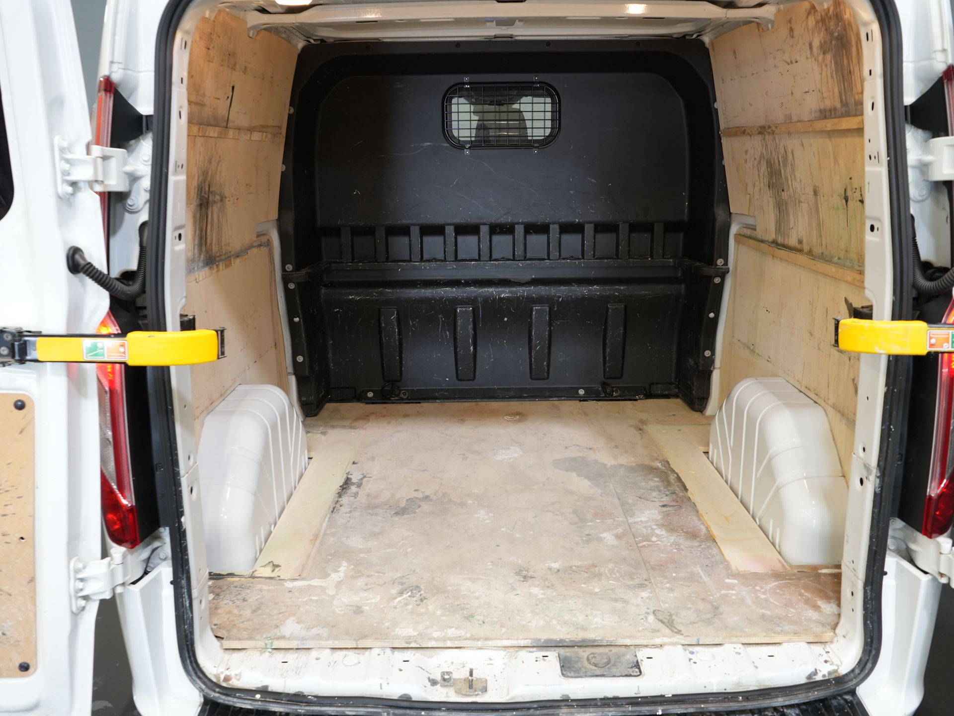 Ford Transit Custom Vans 2.0 TDCI L2 Trend DC Double Cab Seatverw./ Carplay/ 2.7t Sistem de remorcare/ Navi/ PDC/ Cruise