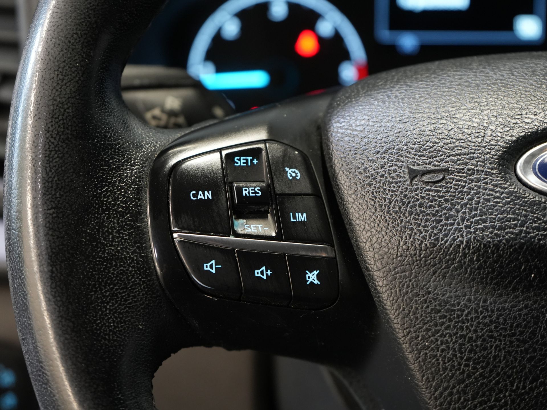 Ford Transit Custom Vans 2.0 TDCI L2 Trend DC Double Cab Seatverw./ Carplay/ 2.7t Sistem de remorcare/ Navi/ PDC/ Cruise