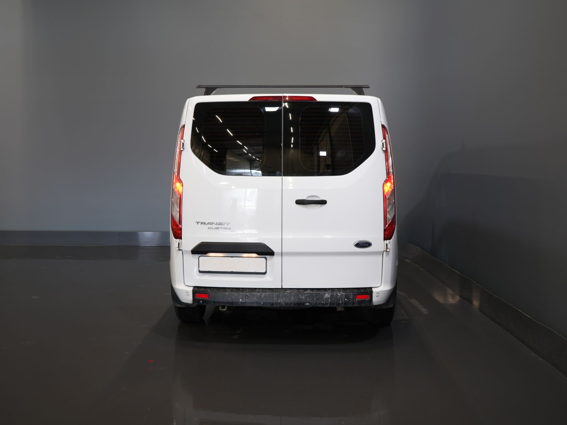 Ford Transit Custom Vans 2.0 TDCI L2 Trend DC Double Cab Seatverw./ Carplay/ 2.7t Sistem de remorcare/ Navi/ PDC/ Cruise