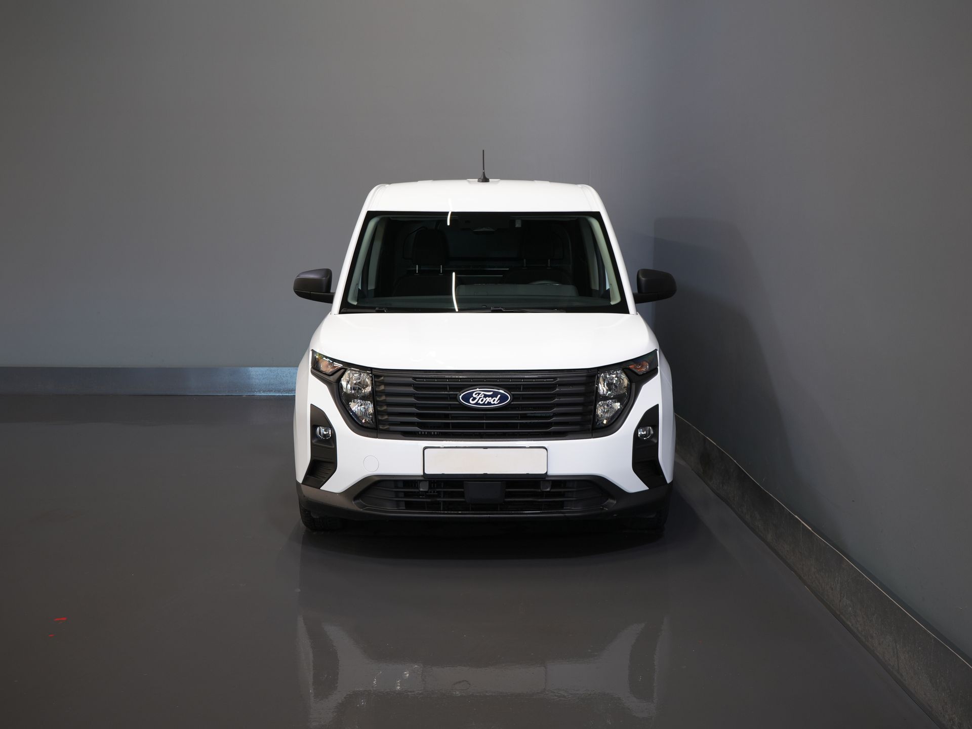 Ford Transit Courier Van 1.0 Trend 100 к.с. БЕНЗИНОВИЙ BPM БЕЗКОШТОВНО! Гарантія 05-2029/ Carplay/ Віртуальний кокпіт/ Airco/ Круїз