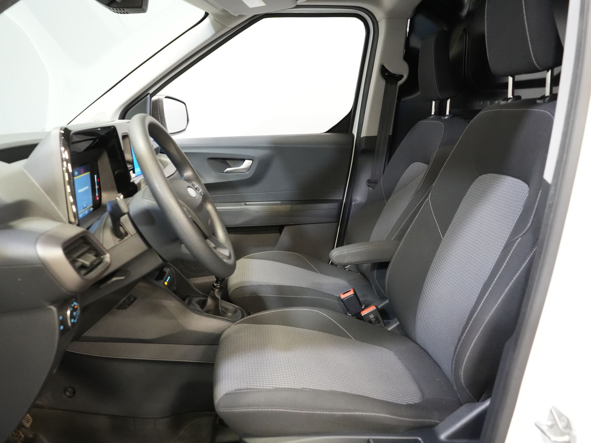 Ford Transit Courier Van 1.0 Trend 100 к.с. БЕНЗИНОВИЙ BPM БЕЗКОШТОВНО! Гарантія 05-2029/ Carplay/ Віртуальний кокпіт/ Airco/ Круїз