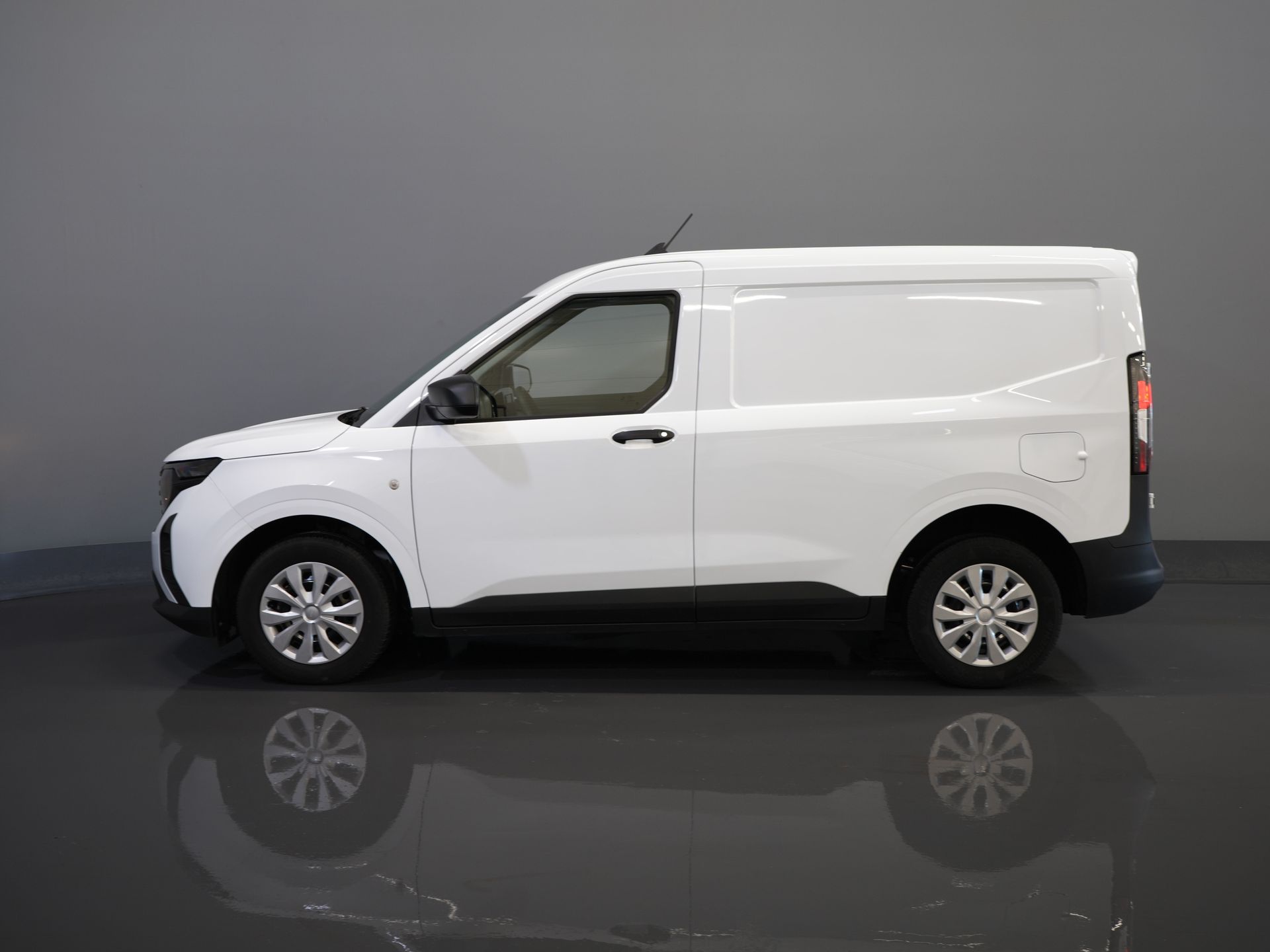 Ford Transit Courier Van 1.0 Trend 100 к.с. БЕНЗИНОВИЙ BPM БЕЗКОШТОВНО! Гарантія 05-2029/ Carplay/ Віртуальний кокпіт/ Airco/ Круїз