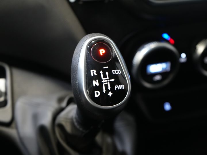 Iveco Daily Bakwagen 35S18HV 3.0 Aut. ZF BPM GRATIS! Portellone posteriore/ LED/ Spoiler/ 3.5T Dispositivo di traino/ Gev.stoel/ Adapt.Cruise/ Navi/ Carplay/ Clima/ 