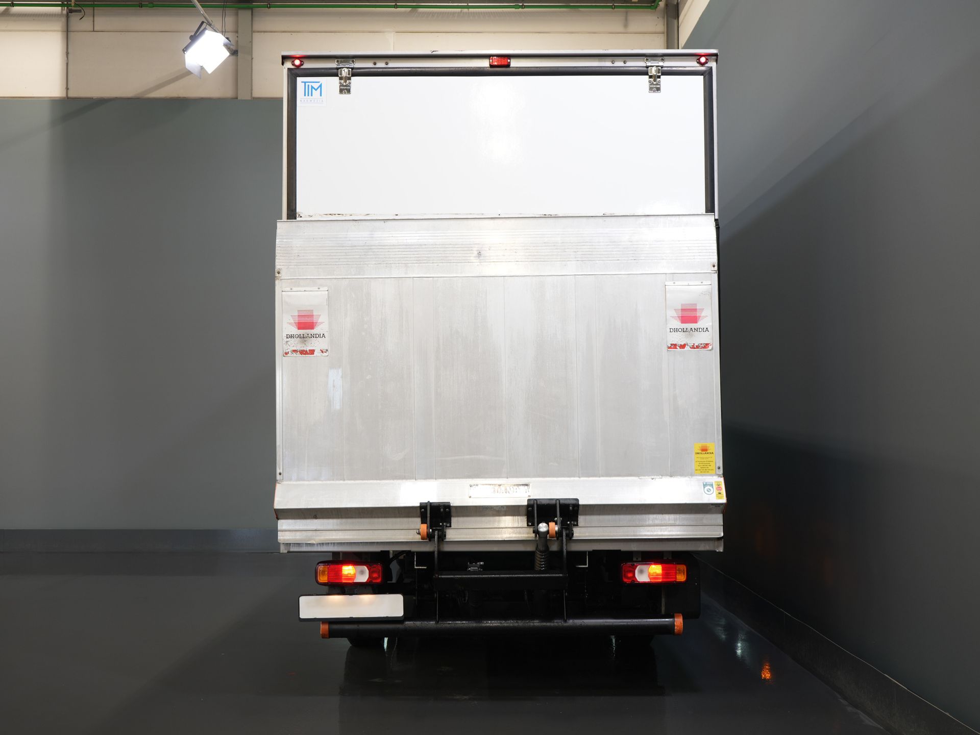 Iveco Daily Bakwagen 35S18HV 3.0 Aut. ZF BPM GRATIS! Portellone posteriore/ LED/ Spoiler/ 3.5T Dispositivo di traino/ Gev.stoel/ Adapt.Cruise/ Navi/ Carplay/ Clima/ 