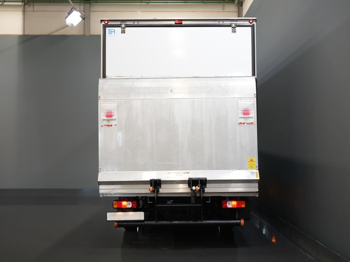 Iveco Daily Bakwagen 35S18HV 3.0 Aut. ZF BPM GRATIS! Portellone posteriore/ LED/ Spoiler/ 3.5T Dispositivo di traino/ Gev.stoel/ Adapt.Cruise/ Navi/ Carplay/ Clima/ 