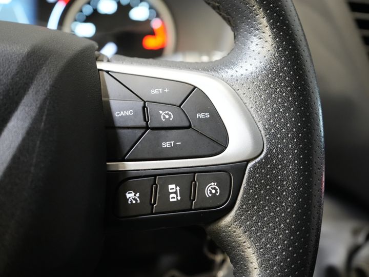 Iveco Daily Bakwagen 35S18HV 3.0 Aut. ZF BPM GRATIS! Portellone posteriore/ LED/ Spoiler/ 3.5T Dispositivo di traino/ Gev.stoel/ Adapt.Cruise/ Navi/ Carplay/ Clima/ 