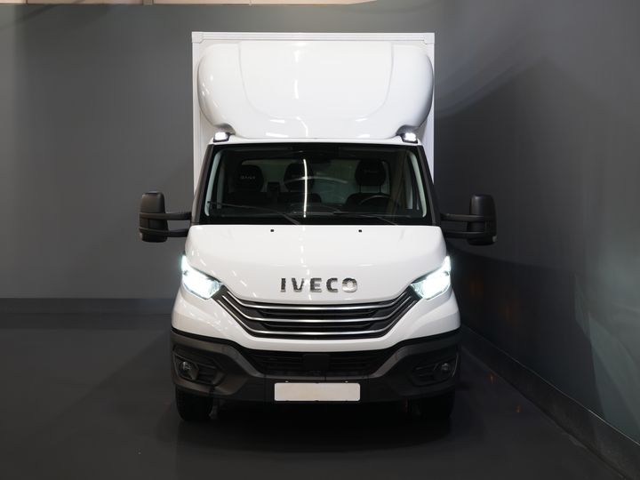 Iveco Daily Bakwagen 35S18HV 3.0 Aut. ZF BPM GRATIS! Portellone posteriore/ LED/ Spoiler/ 3.5T Dispositivo di traino/ Gev.stoel/ Adapt.Cruise/ Navi/ Carplay/ Clima/ 