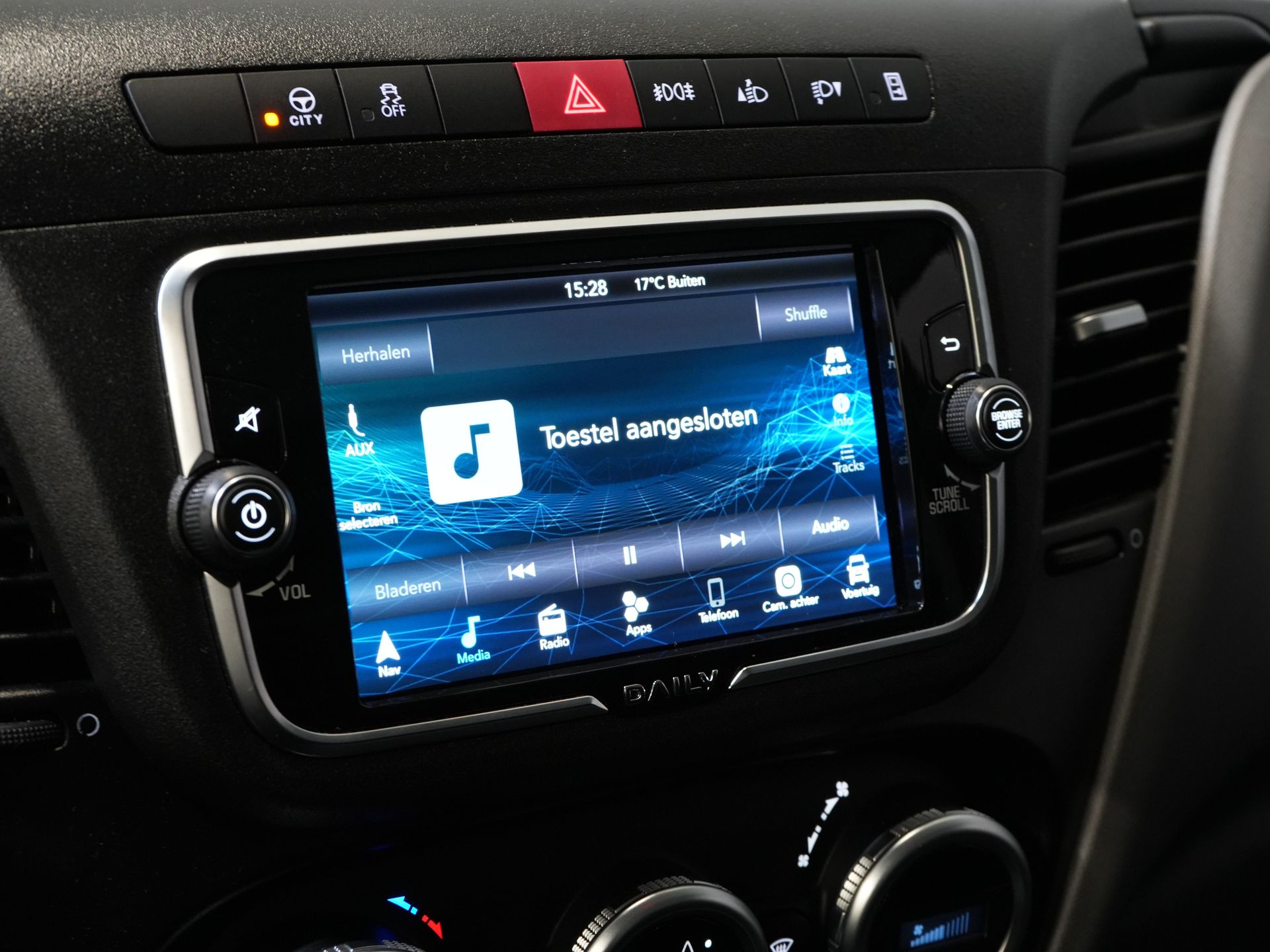 Iveco Daily Bakwagen 35S18HV 3.0 Aut. ZF BPM GRATIS! Portellone posteriore/ LED/ Spoiler/ 3.5T Dispositivo di traino/ Gev.stoel/ Adapt.Cruise/ Navi/ Carplay/ Clima/ 