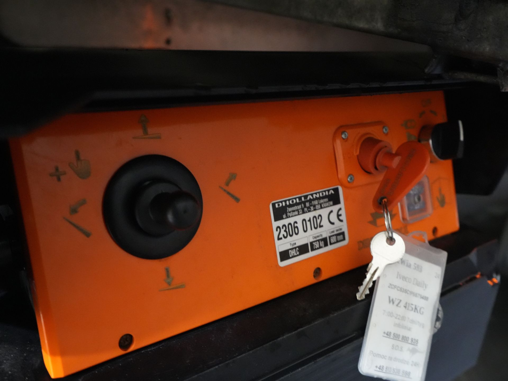 Iveco Daily Bakwagen 35S18HV 3.0 Aut. ZF BPM GRATIS! Portellone posteriore/ LED/ Spoiler/ 3.5T Dispositivo di traino/ Gev.stoel/ Adapt.Cruise/ Navi/ Carplay/ Clima/ 