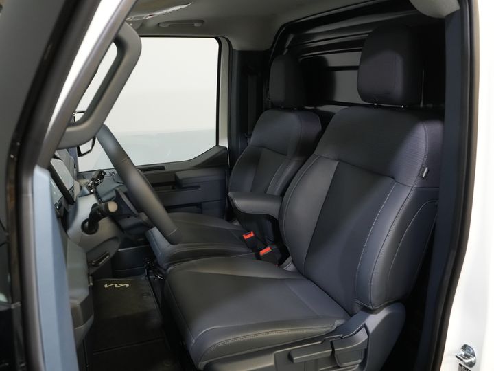 Kia PV5 Furgone Elite Executive 71,2 kWh 416 km WLTP L2 Pompa di calore / 2 porte scorrevoli / Sedili ventilati / Sedili riscaldati / Cruise control adattivo / Pelle / Navigatore / CarPlay / 3