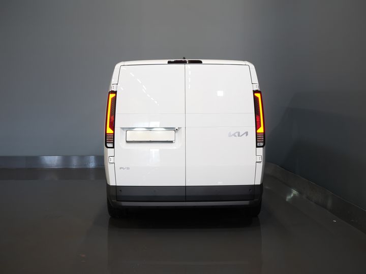 Kia PV5 Furgone Elite Executive 71,2 kWh 416 km WLTP L2 Pompa di calore / 2 porte scorrevoli / Sedili ventilati / Sedili riscaldati / Cruise control adattivo / Pelle / Navigatore / CarPlay / 3