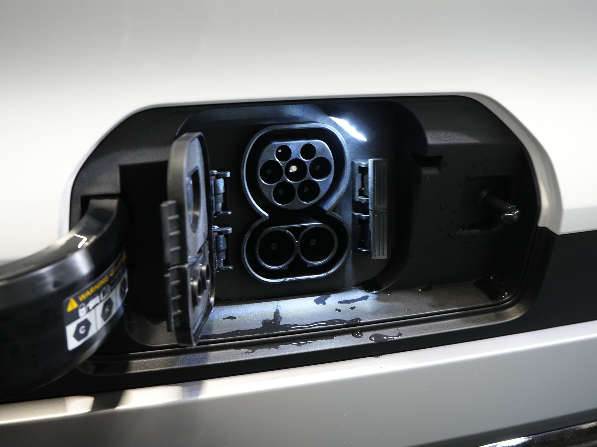 Kia PV5 Furgone Elite Executive 71,2 kWh 416 km WLTP L2 Pompa di calore / 2 porte scorrevoli / Sedili ventilati / Sedili riscaldati / Cruise control adattivo / Pelle / Navigatore / CarPlay / 3