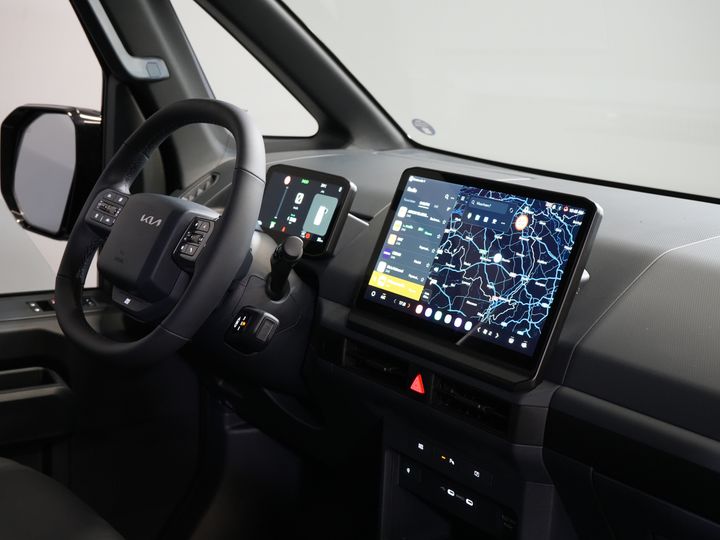 Kia PV5 Furgone Elite Executive 71,2 kWh 416 km WLTP L2 Pompa di calore / 2 porte scorrevoli / Sedili ventilati / Sedili riscaldati / Cruise control adattivo / Pelle / Navigatore / CarPlay / 3