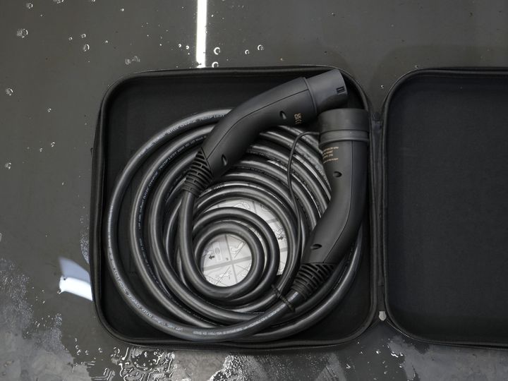 Kia PV5 Furgone Elite Executive 71,2 kWh 416 km WLTP L2 Pompa di calore / 2 porte scorrevoli / Sedili ventilati / Sedili riscaldati / Cruise control adattivo / Pelle / Navigatore / CarPlay / 3