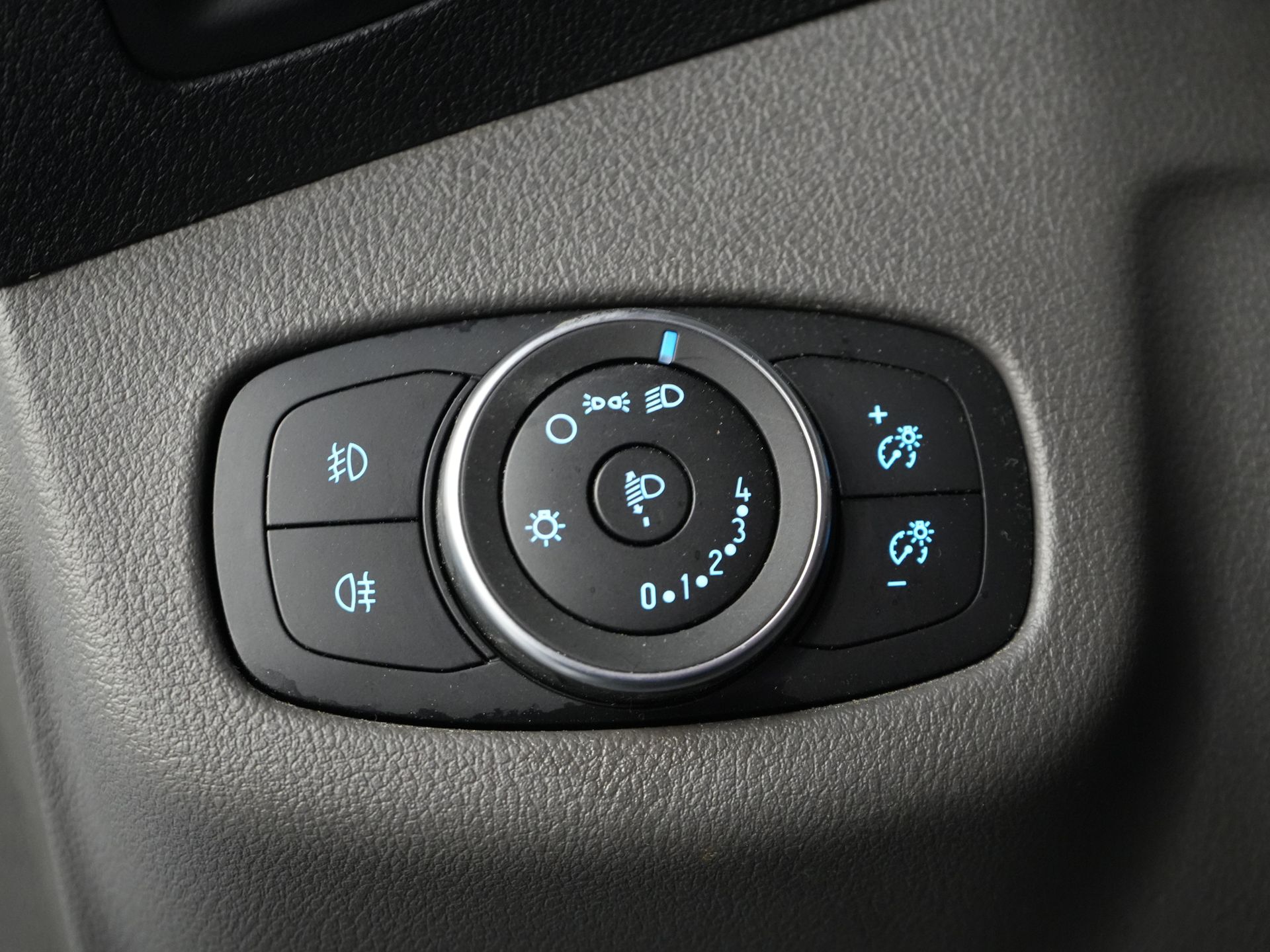Ford Transit Connect Van 1.5 TDCI 100 KM L2 Imperial/ Mocowanie/ Hak holowniczy/ Rejs/ PDC/ Klimatyzacja
