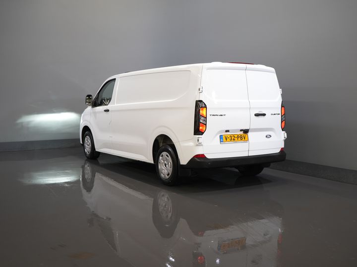 Ford Transit Custom Bestelbus 320 2.0 TDCI 135 pk L2 Trend LED/ 2.8t Trekverm./ Carplay/ Climate/ Cruise/ Camera/ PDC