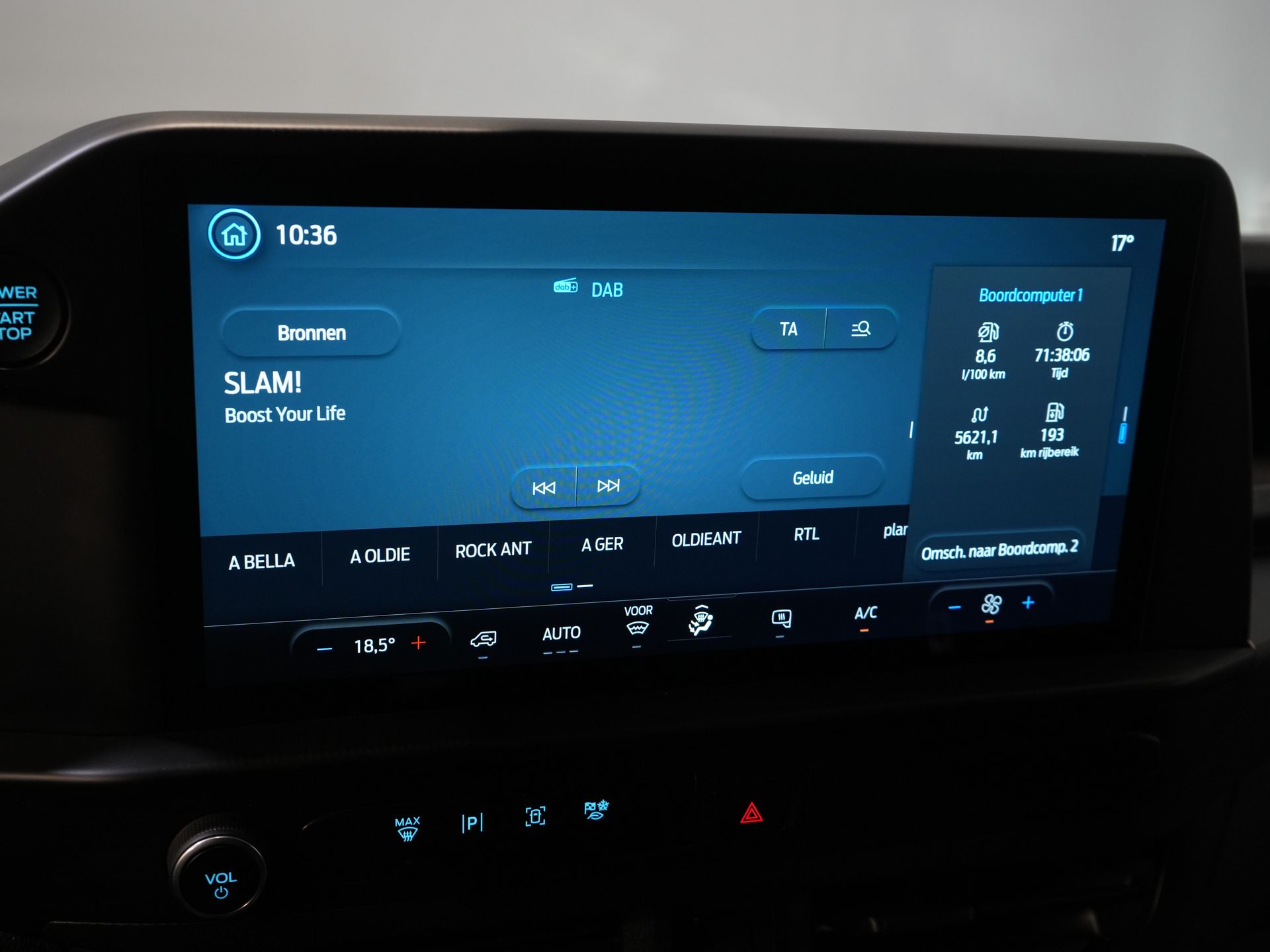 Ford Transit Custom Bestelbus 320 2.0 TDCI 135 pk L2 Trend LED/ 2.8t Trekverm./ Carplay/ Climate/ Cruise/ Camera/ PDC