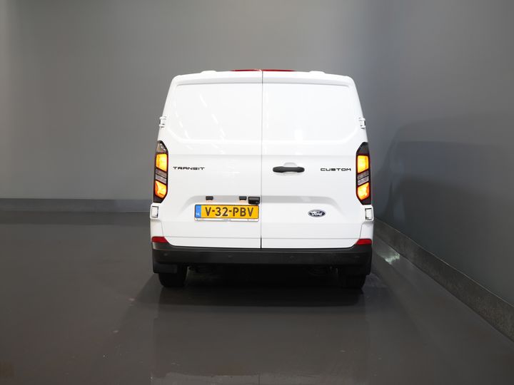Ford Transit Custom Bestelbus 320 2.0 TDCI 135 pk L2 Trend LED/ 2.8t Trekverm./ Carplay/ Climate/ Cruise/ Camera/ PDC