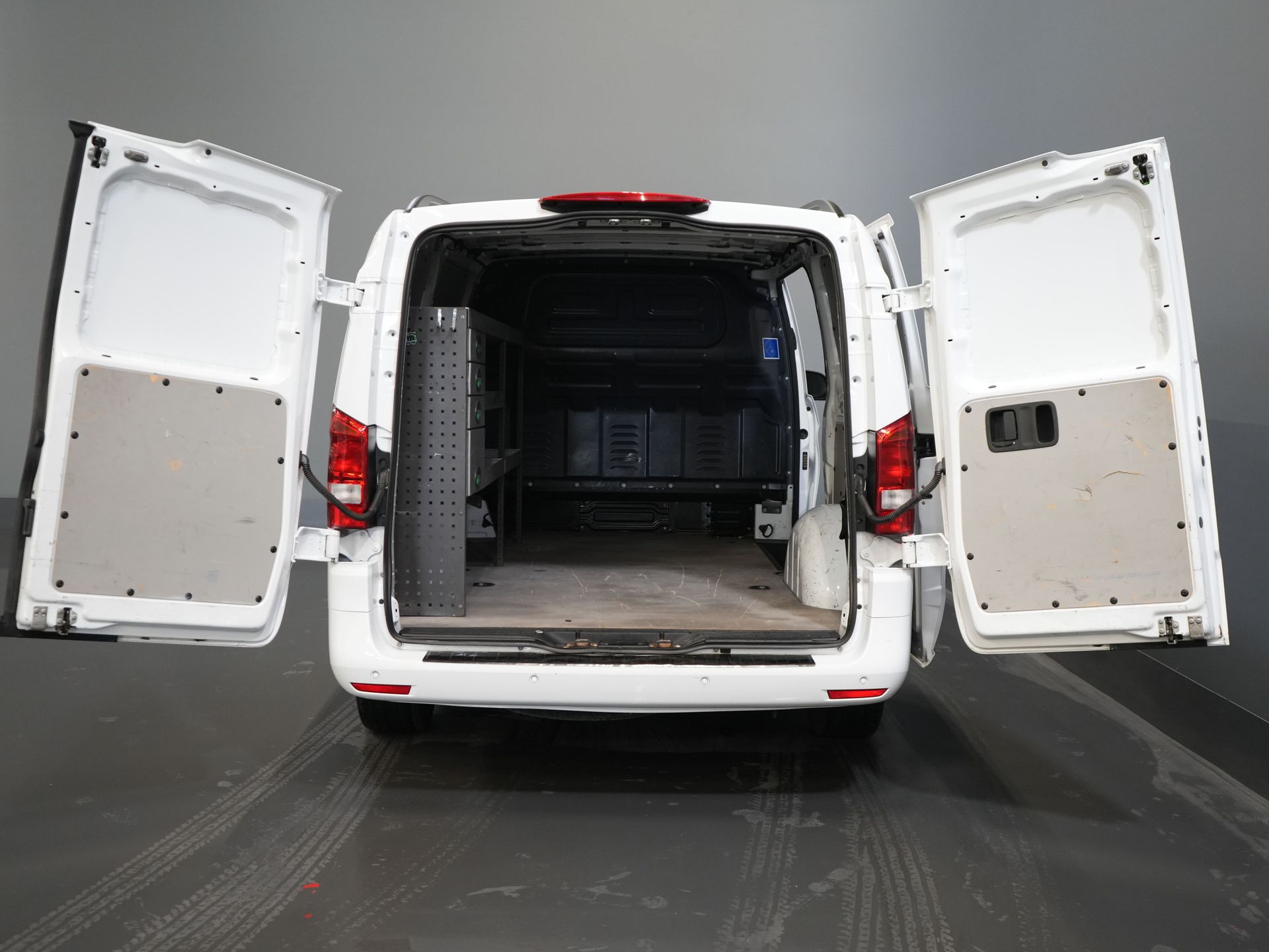 Mercedes-Benz Vito Van 119 CDI Aut. L2 EXPORT ONLY LED/ Stand heater/ Seat heating/ Navi/ PDC/ Camera/ Towing hook