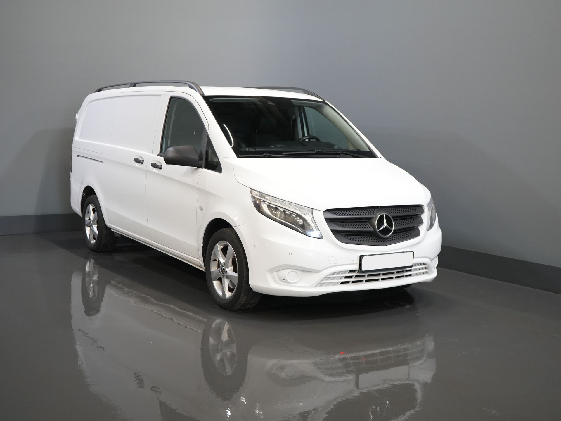 Mercedes-Benz Vito Van 119 CDI Aut. L2 EXPORT ONLY LED/ Stand heater/ Seat heating/ Navi/ PDC/ Camera/ Towing hook