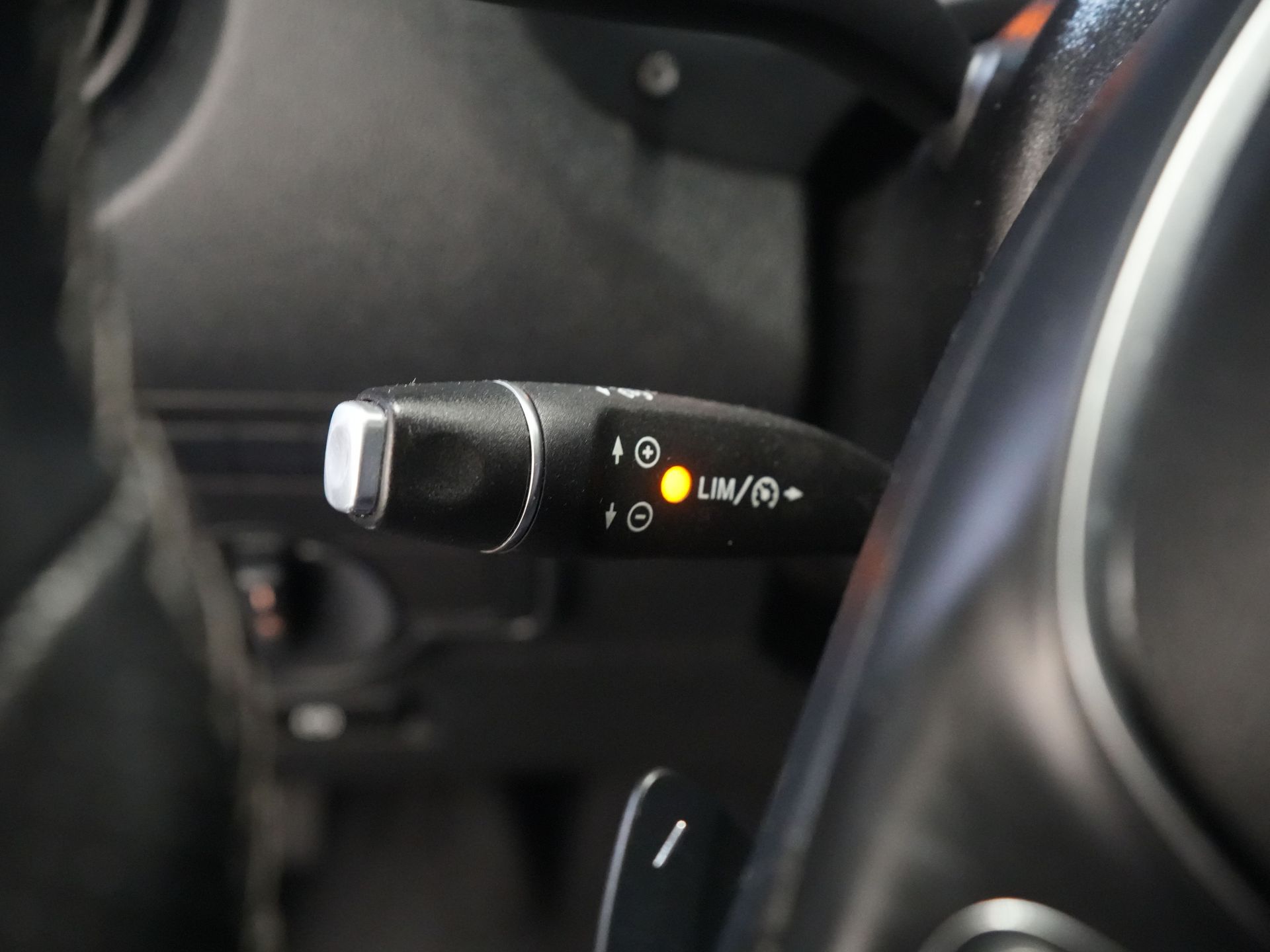 Mercedes-Benz Vito Van 119 CDI Aut. L2 EXPORT ONLY LED/ Stand heater/ Seat heating/ Navi/ PDC/ Camera/ Towing hook