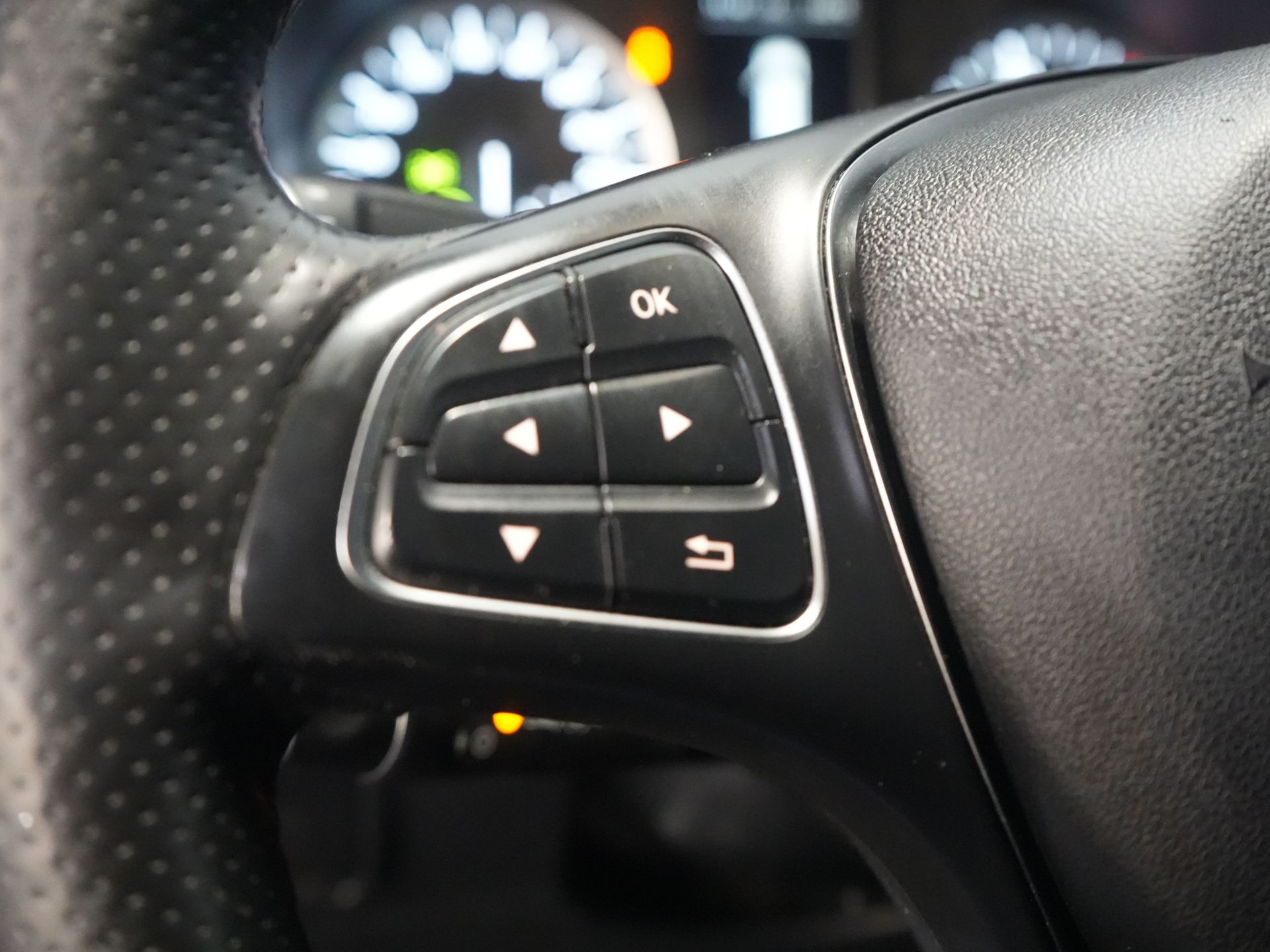 Mercedes-Benz Vito Van 119 CDI Aut. L2 EXPORT ONLY LED/ Stand heater/ Seat heating/ Navi/ PDC/ Camera/ Towing hook
