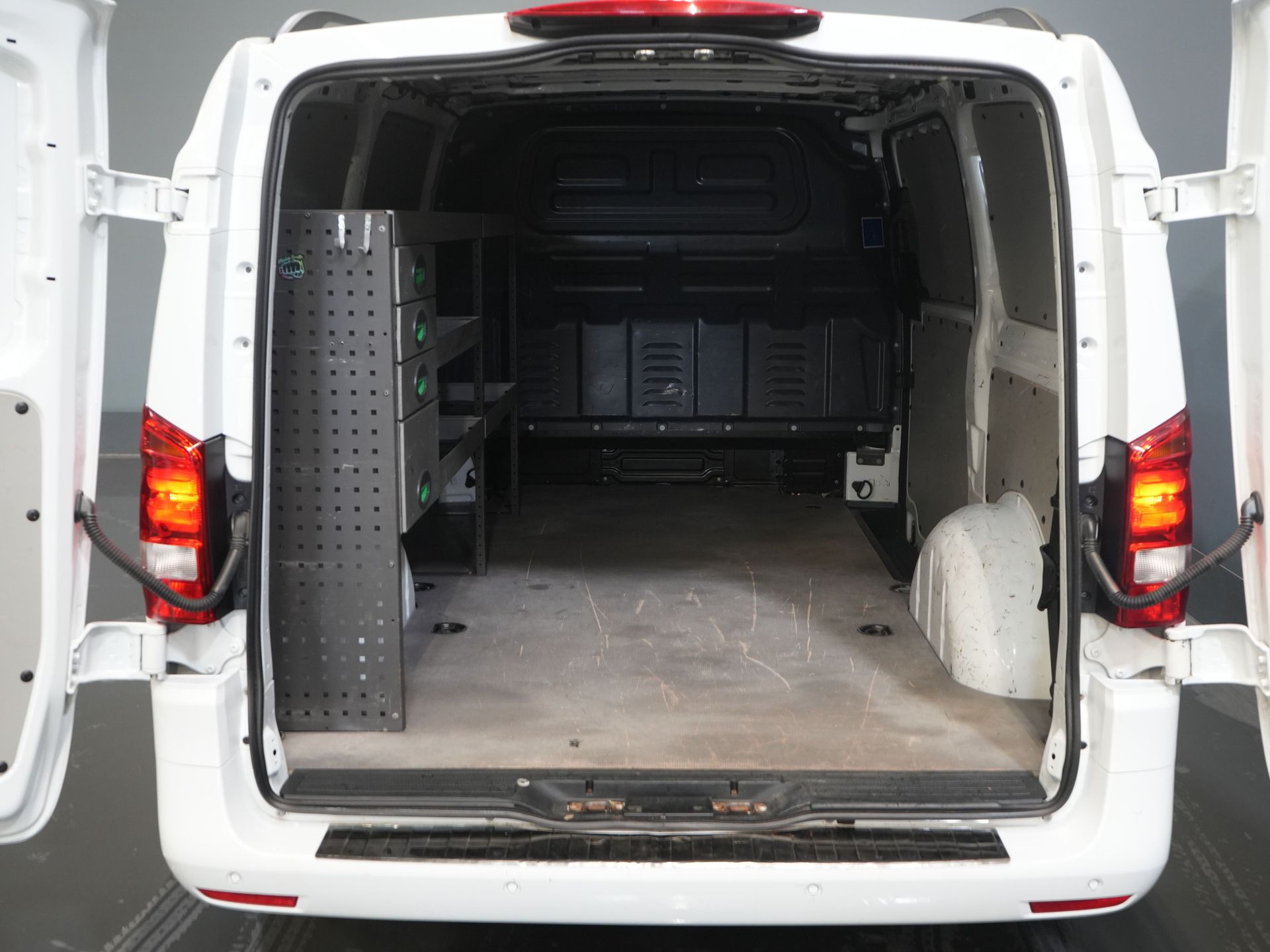 Mercedes-Benz Vito Van 119 CDI Aut. L2 EXPORT ONLY LED/ Stand heater/ Seat heating/ Navi/ PDC/ Camera/ Towing hook