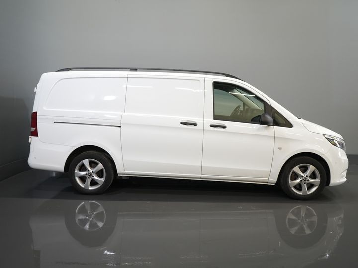 Mercedes-Benz Vito Van 119 CDI Aut. L2 EXPORT ONLY LED/ Stand heater/ Seat heating/ Navi/ PDC/ Camera/ Towing hook