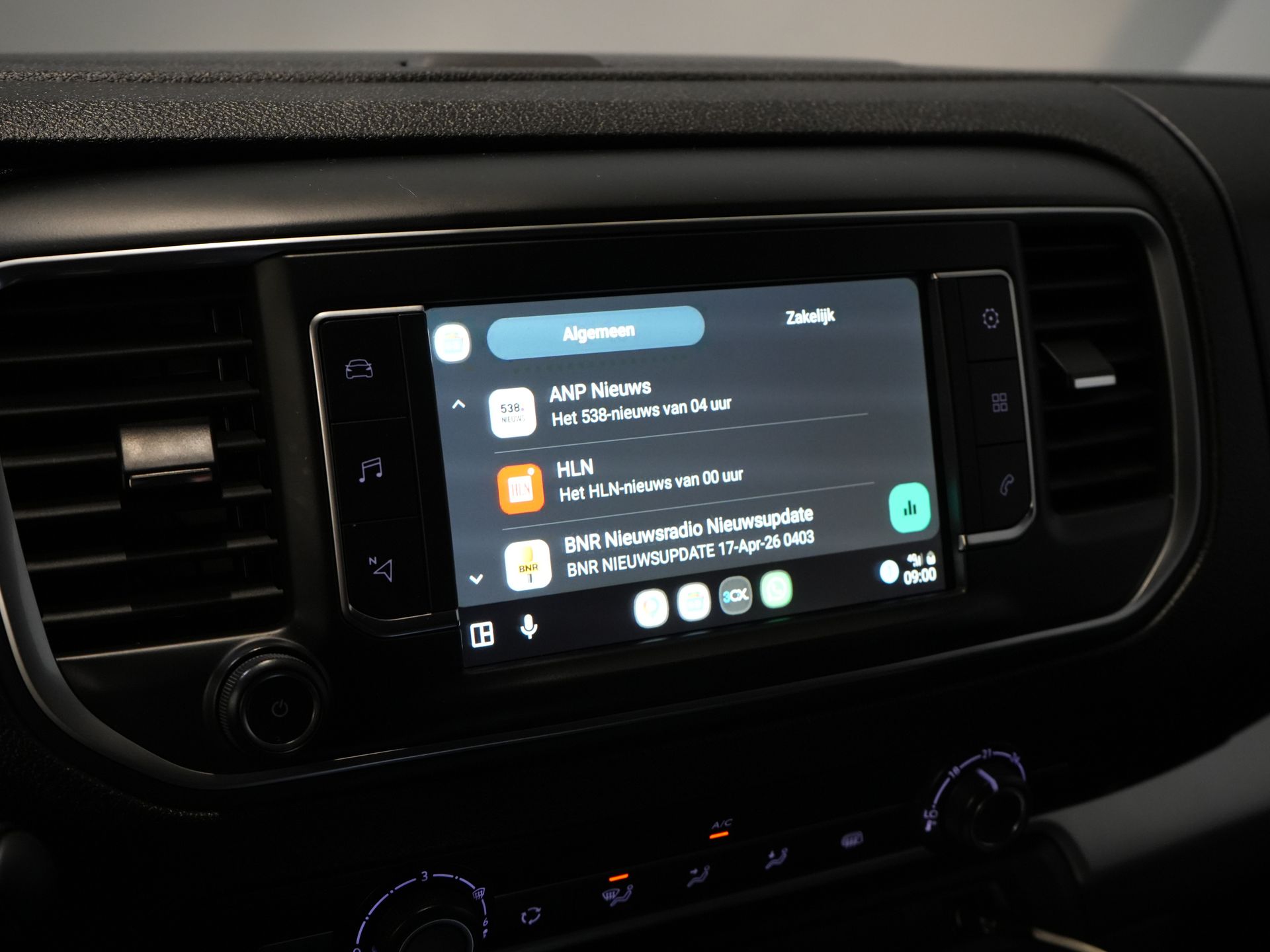 Opel Vivaro Bestelbus 2.0 HDi 145 pk Aut. L2 Dealer Onderhouden/ 2.3t Trekverm./ Stoelverw./ Carplay/ Camera/ PDC/ LMV/ Cruise/ Airco