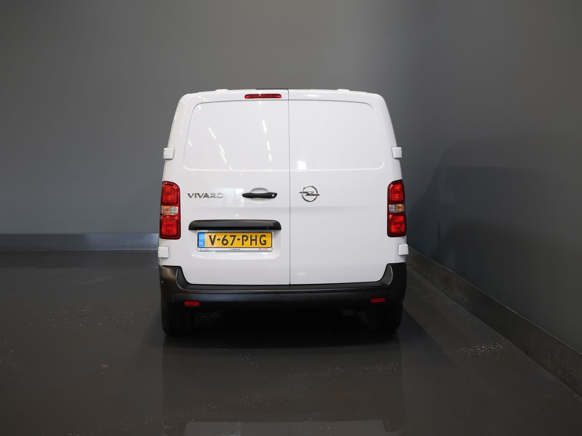 Opel Vivaro Bestelbus 2.0 HDi 145 pk Aut. L2 Dealer Onderhouden/ 2.3t Trekverm./ Stoelverw./ Carplay/ Camera/ PDC/ LMV/ Cruise/ Airco