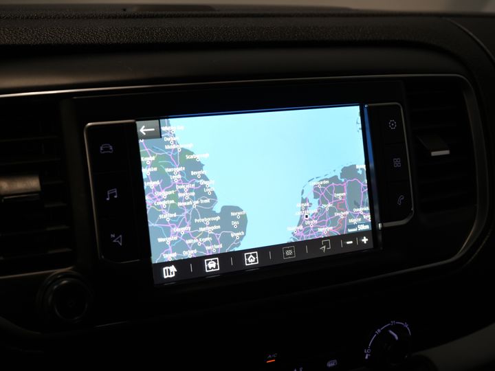 Opel Vivaro Bestelbus 2.0 HDi 145 pk Aut. L2 Dealer Onderhouden/ 2.3t Trekverm./ Stoelverw./ Carplay/ Camera/ PDC/ LMV/ Cruise/ Airco