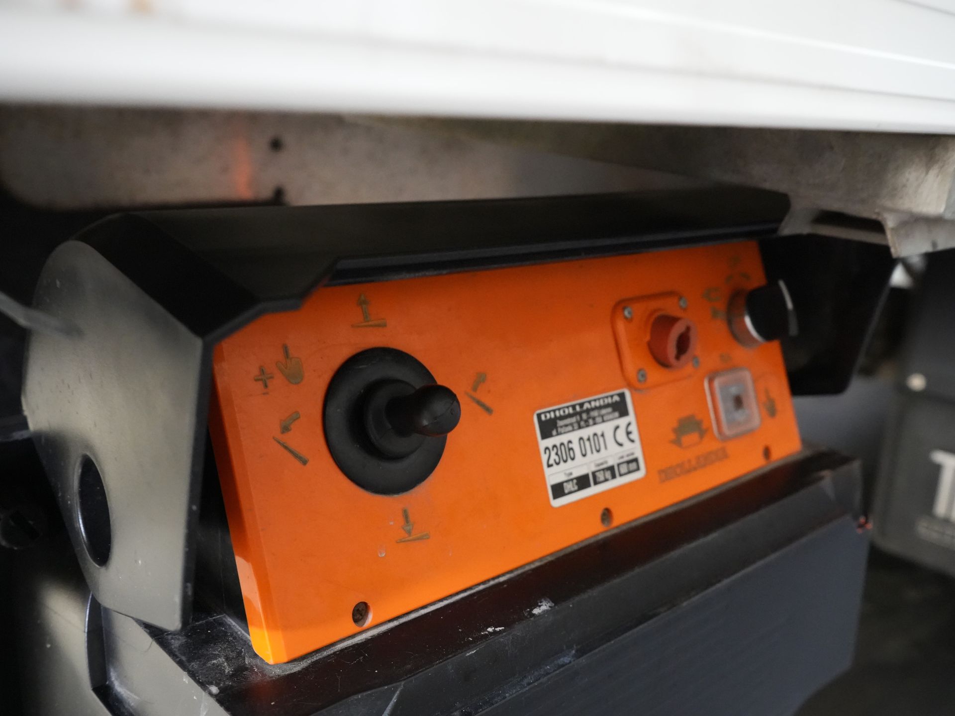 Iveco Daily Bakwagen 35S18HV 3.0 Aut. ZF BPM FREE! Box truck tailgate/ Side door/ LED/ Spoiler/ 3.5T towing capacity/ Gev.Seats/ Adapt.Cruise/ Navi/ Carplay/ 