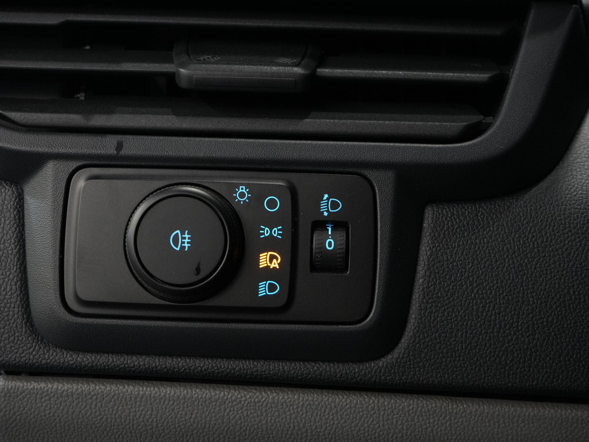 Ford E-Transit Custom Van 320 Trend 65 kWh 328 km WLTP LED/ Szybka ładowarka/ Ogrzewanie postojowe/ Ogrzewanie siedzeń/ Carplay/ Klimatyzacja/ Kamera/ PDC/ Tempomat