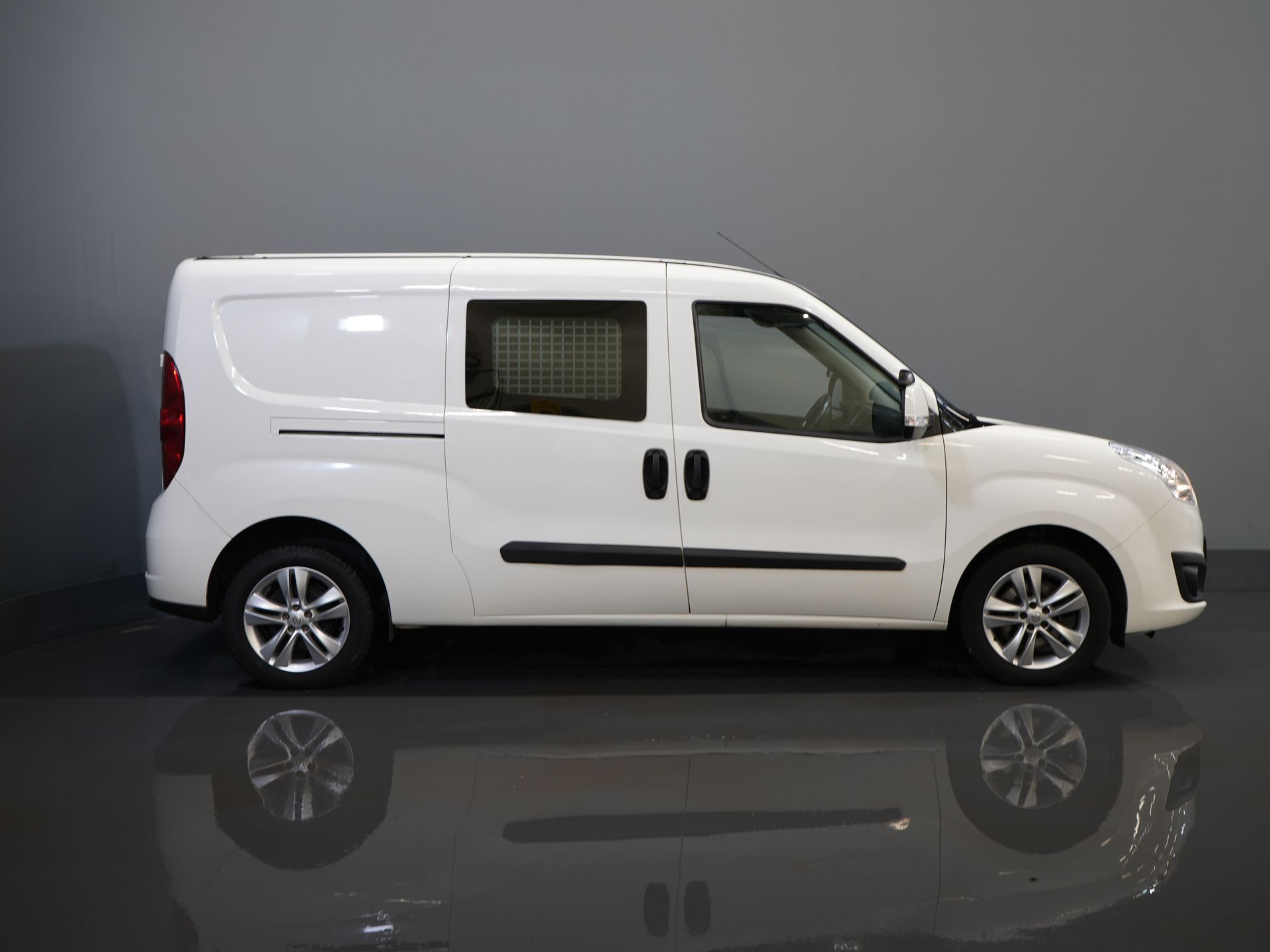 Vauxhall Combo Van 1.3 CDTi L2 BPM GRATIS! BOTT/ Interno/ E6/ Airco/ Crociera/ PDC/ LMV