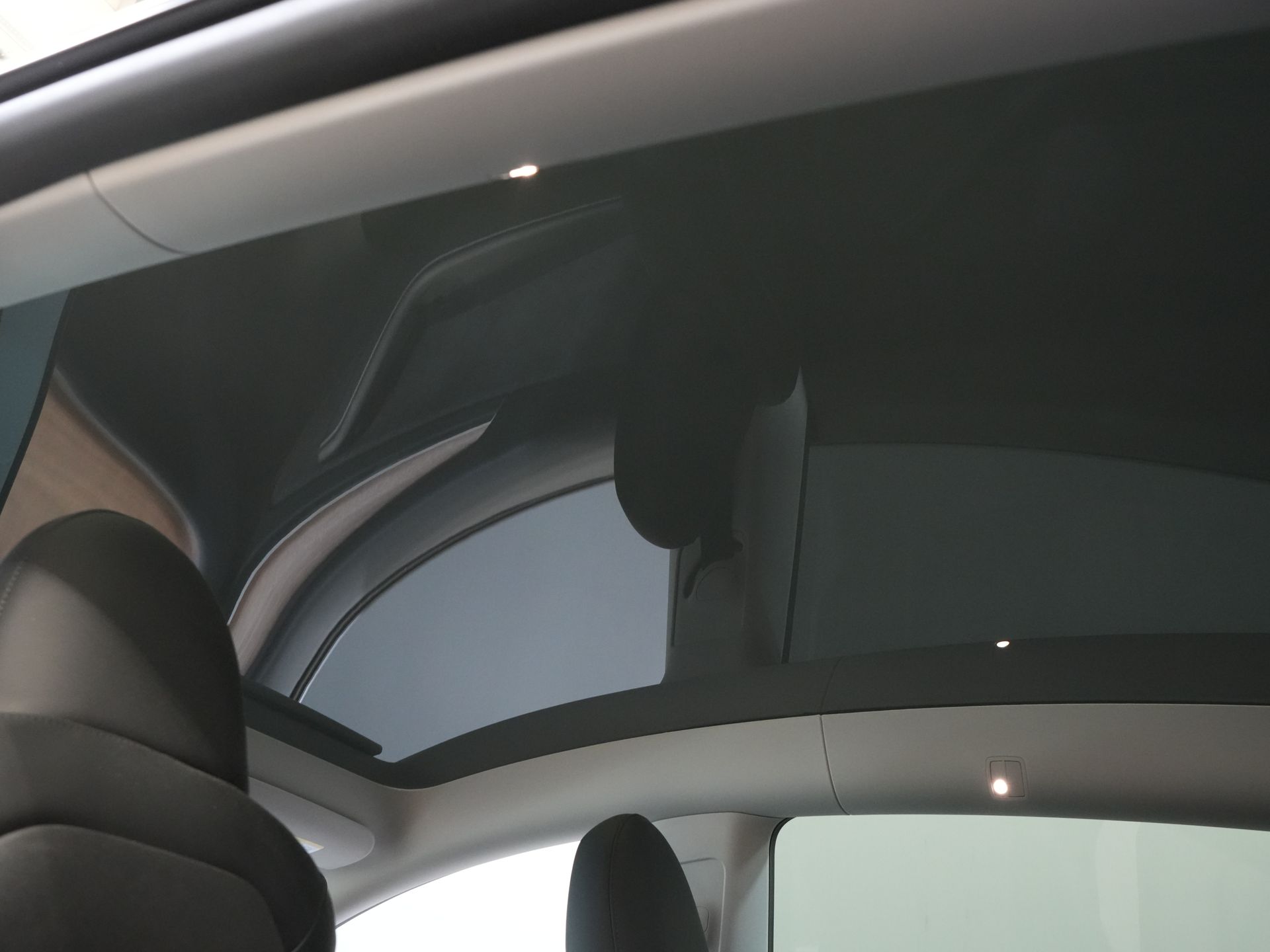 Tesla Model Y SUV 455 Km WLTP (DEMO) Adapt.Cruise/ Pano/ Elek.Sitze/ Mem.Sitz/ Elek.Klappe/ Sitzheizung/ Navi/ 360 Kamera/ Klima/ 20” LMV