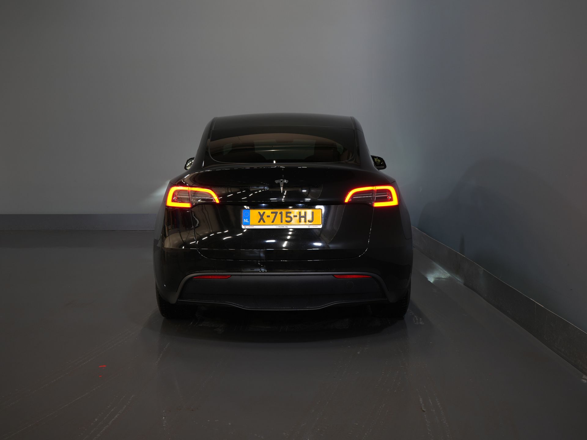 Tesla Model Y SUV 455 Km WLTP (DEMO) Adapt.Cruise/ Pano/ Elek.Sitze/ Mem.Sitz/ Elek.Klappe/ Sitzheizung/ Navi/ 360 Kamera/ Klima/ 20” LMV