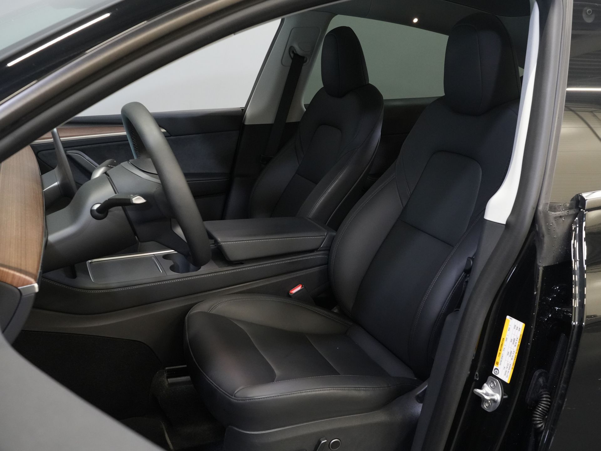 Tesla Model Y SUV 455 Km WLTP (DEMO) Adapt.Cruise/ Pano/ Elek.Sitze/ Mem.Sitz/ Elek.Klappe/ Sitzheizung/ Navi/ 360 Kamera/ Klima/ 20” LMV