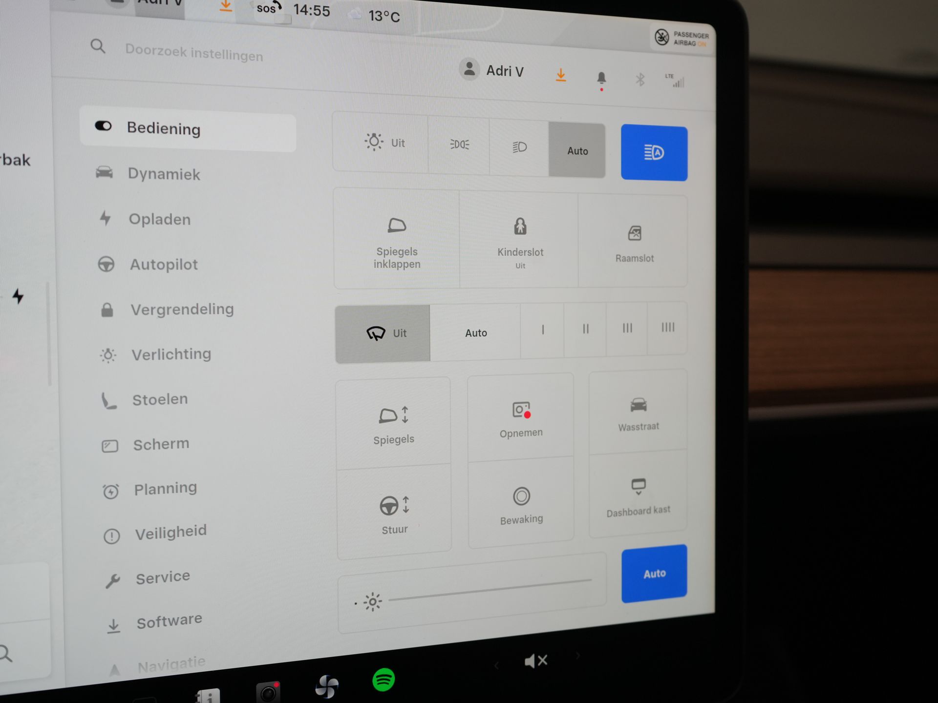 Tesla Model Y SUV 455 Km WLTP (DEMO) Adapt.Cruise/ Pano/ Elek.Sitze/ Mem.Sitz/ Elek.Klappe/ Sitzheizung/ Navi/ 360 Kamera/ Klima/ 20” LMV
