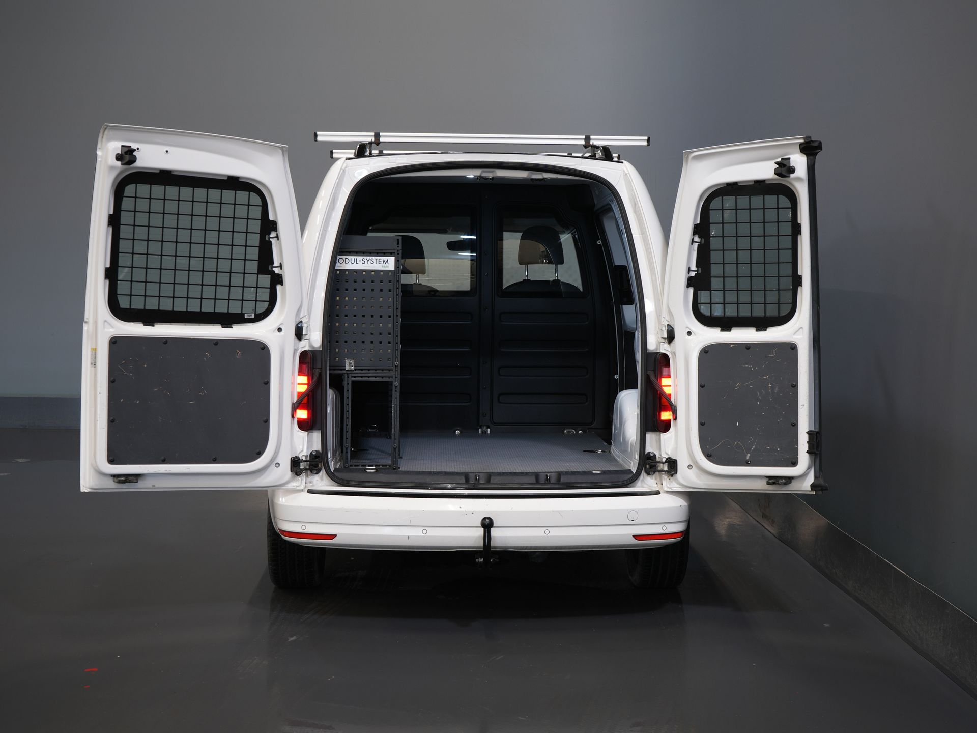 Volkswagen Caddy Van 2.0 TDI 100 ch DSG Aut. BPM FREE ! Edition 35 Carplay/ Seatverw./Chauffage au sol/ Cruise/ Airco/ PDC/ LMV/ Porte-bagages/ Barre de remorquage/ In