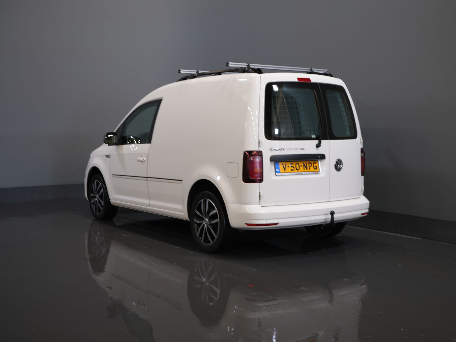 Volkswagen Caddy Bestelbus 2.0 TDI 100 pk DSG Aut. BPM VRIJ! Edition 35 Carplay/ Stoelverw./ Standkachel/ Cruise/ Airco/ PDC/ LMV/ Dakdragers/ Trekhaak/ In