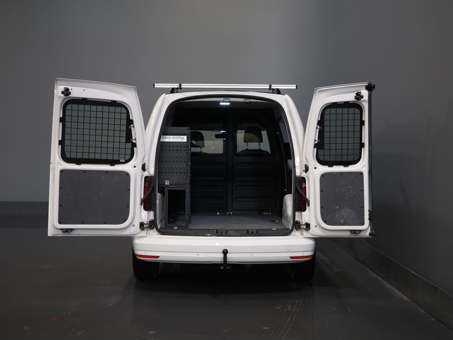 Volkswagen Caddy Bestelbus 2.0 TDI 100 pk DSG Aut. BPM VRIJ! Edition 35 Carplay/ Stoelverw./ Standkachel/ Cruise/ Airco/ PDC/ LMV/ Dakdragers/ Trekhaak/ In