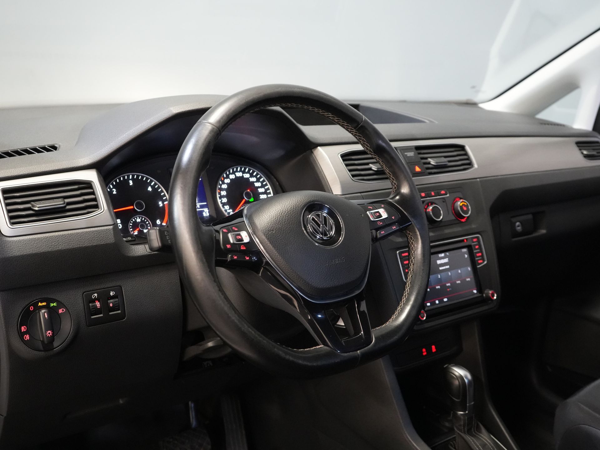 Volkswagen Caddy Van 2.0 TDI 100 ch DSG Aut. BPM FREE ! Edition 35 Carplay/ Seatverw./Chauffage au sol/ Cruise/ Airco/ PDC/ LMV/ Porte-bagages/ Barre de remorquage/ In