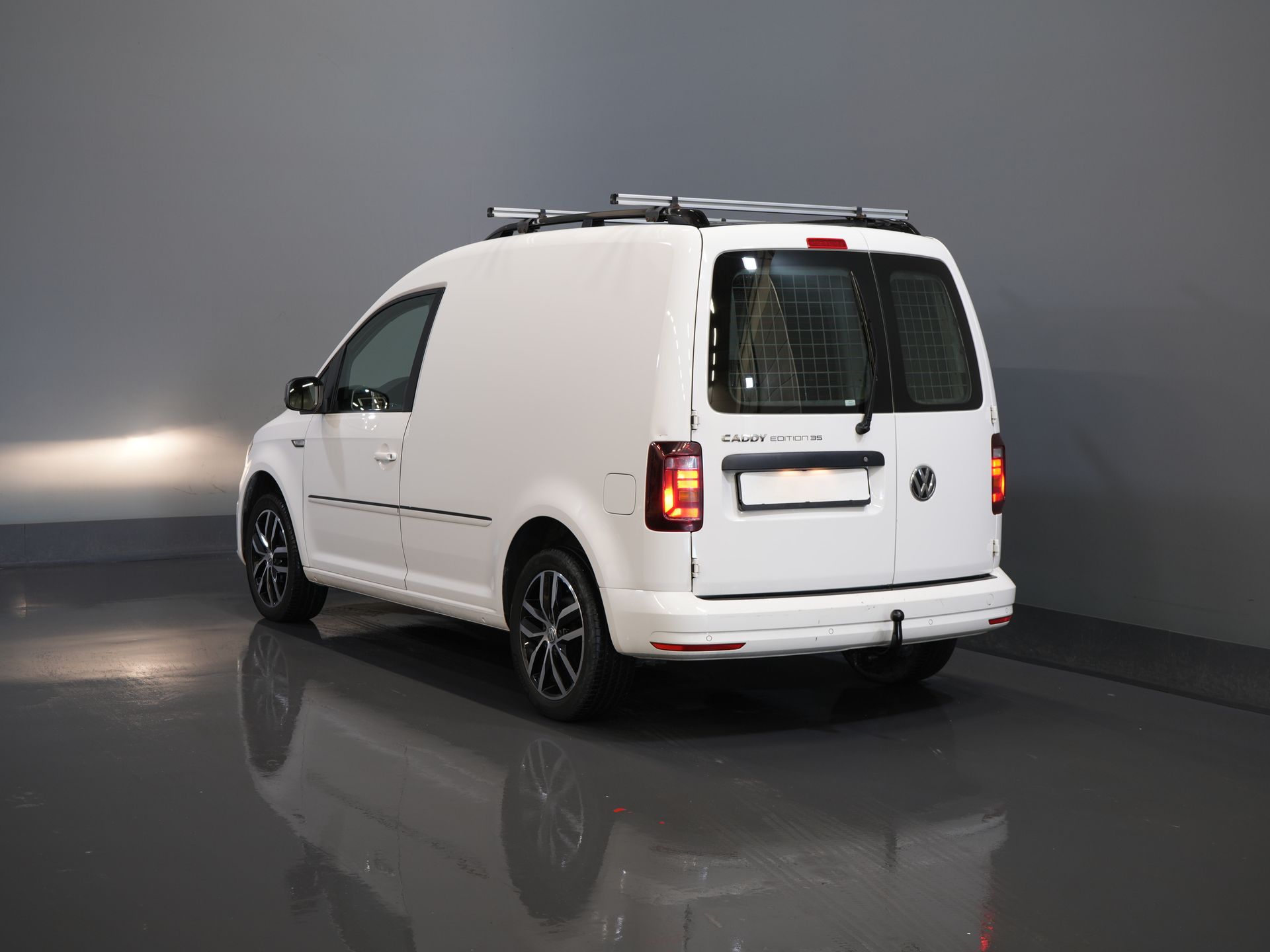 Volkswagen Caddy Van 2.0 TDI 100 ch DSG Aut. BPM FREE ! Edition 35 Carplay/ Seatverw./Chauffage au sol/ Cruise/ Airco/ PDC/ LMV/ Porte-bagages/ Barre de remorquage/ In